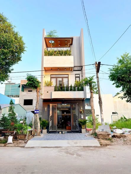 Nhà 1 trệt 2 lầu KDC Hồng Loan Cần Thơ, 4PN 4WC, giá 6.3 tỷ